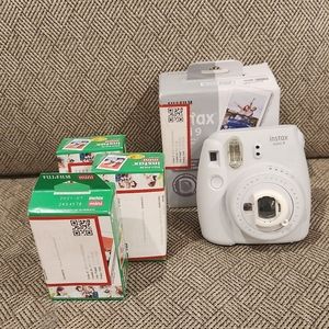 Fuji Film Instamax Mini 9 Camera & Film